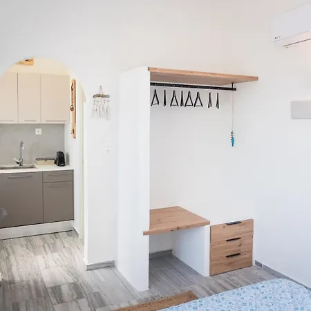 Navi A2 Brand New In Νάουσα