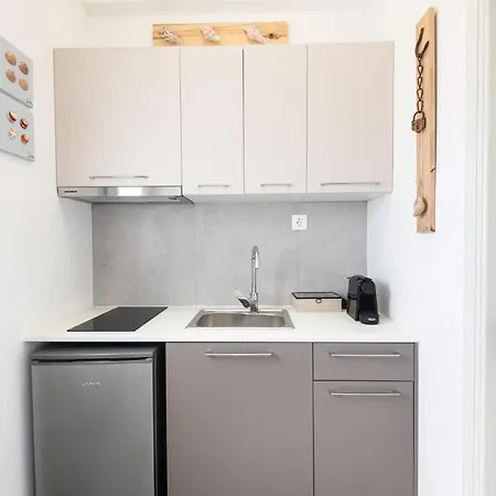 Navi A2 Brand New In Apartment *