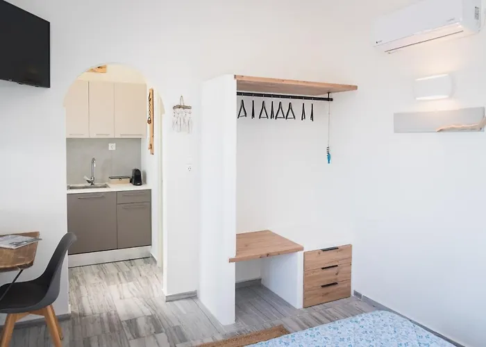 Navi A2 Brand New In Naousa (Paros)