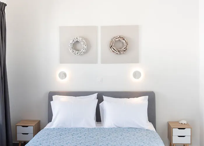 Navi A2 Brand New In * Naousa (Paros)