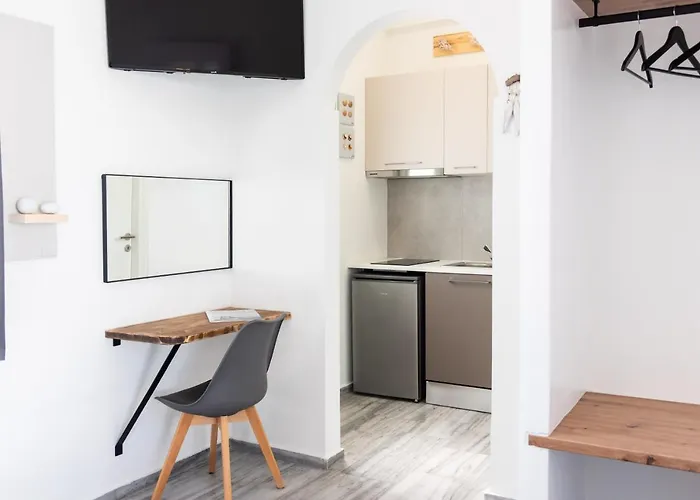 Navi A2 Brand New In Naousa (Paros)